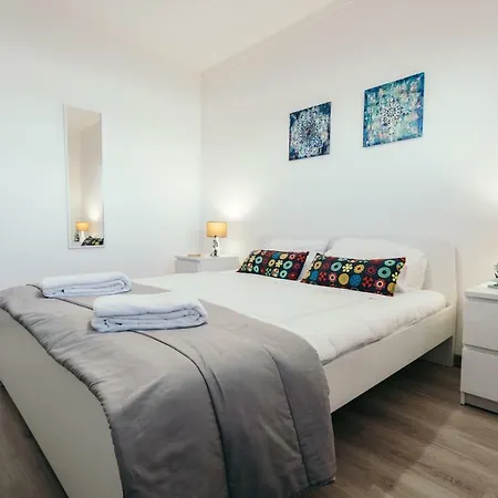 05 - The Location Apartment *